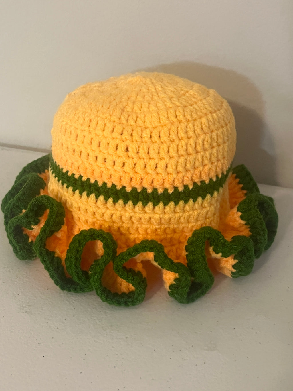 Baby Ruffle Hat (3-9 months)